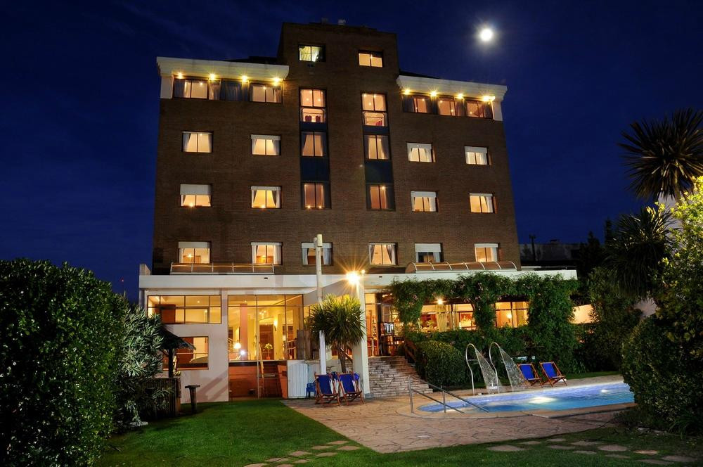 Necochea酒店住宿-Ñikén Hotel Spa & Business Center