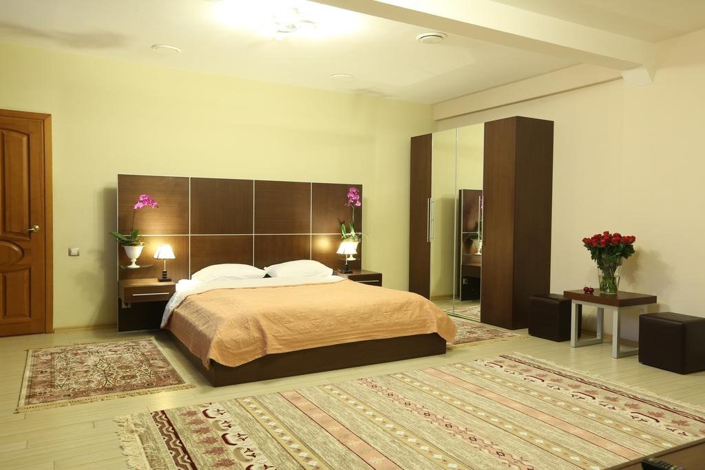 Petrovsky Hotel主图