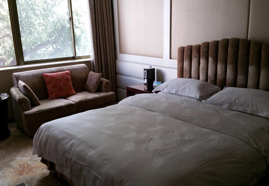 圣洁假日酒店主图