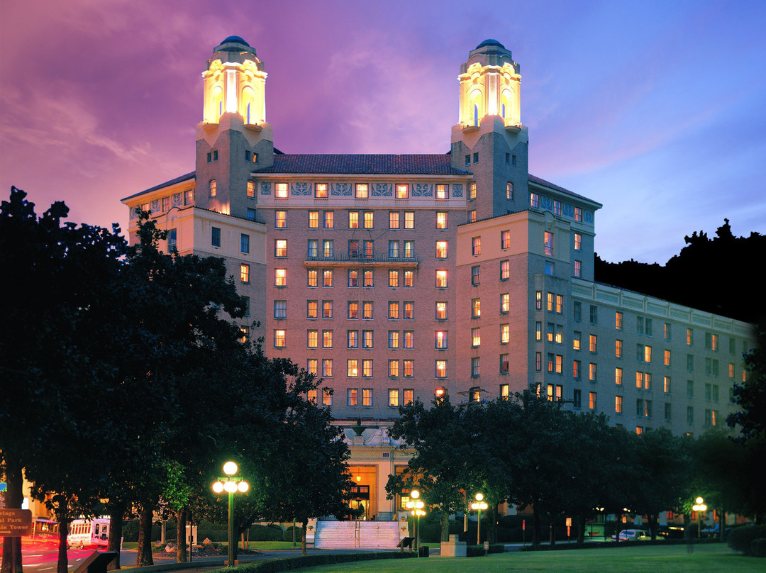 Arlington Resort Hotel & Spa主图