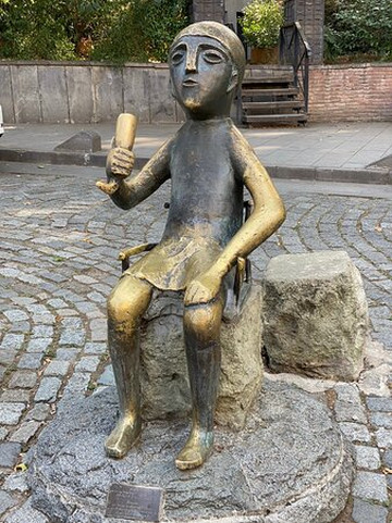 Sculpture the Toaster-第比利斯必去景点