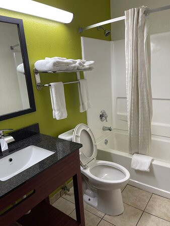 Super 8 by Wyndham South Boston VA主图