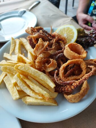 佐巴斯酒店主图