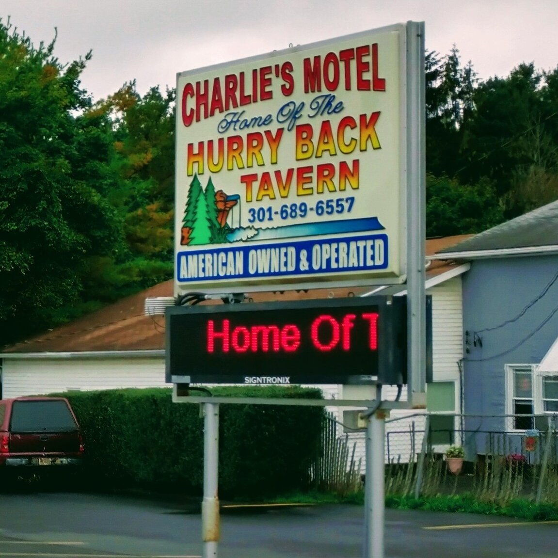 Charlie's Motel-官方