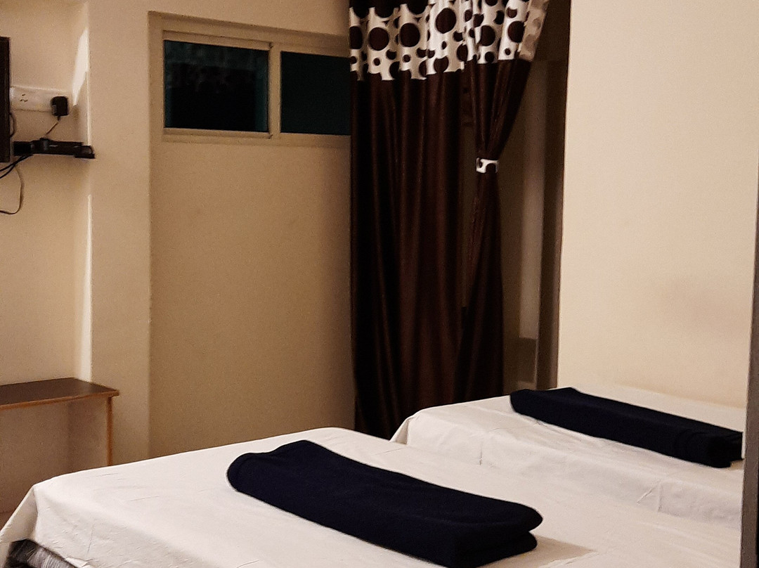 Hotel Sri Sai Lodge A/C