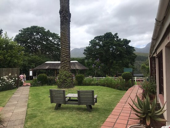 八铃山客栈主图