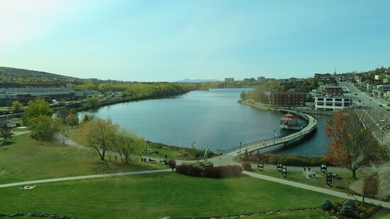 舍布鲁克时代大酒店主图