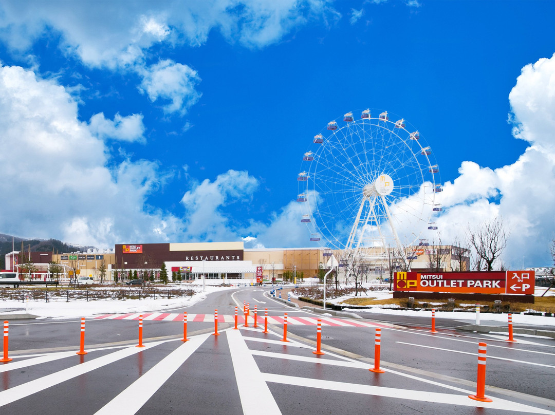 小矢部市旅游景点-三井奥特莱斯购物城 北陆小矢部