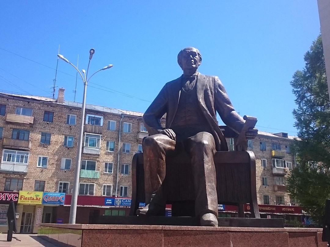 Temirtau旅游景点-Monument to K. S. Stanislavskiy