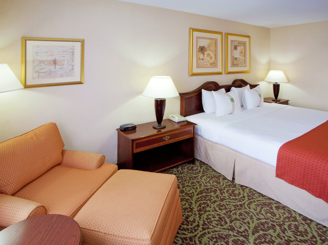 尚蒂利杜勒斯会展中心假日酒店主图