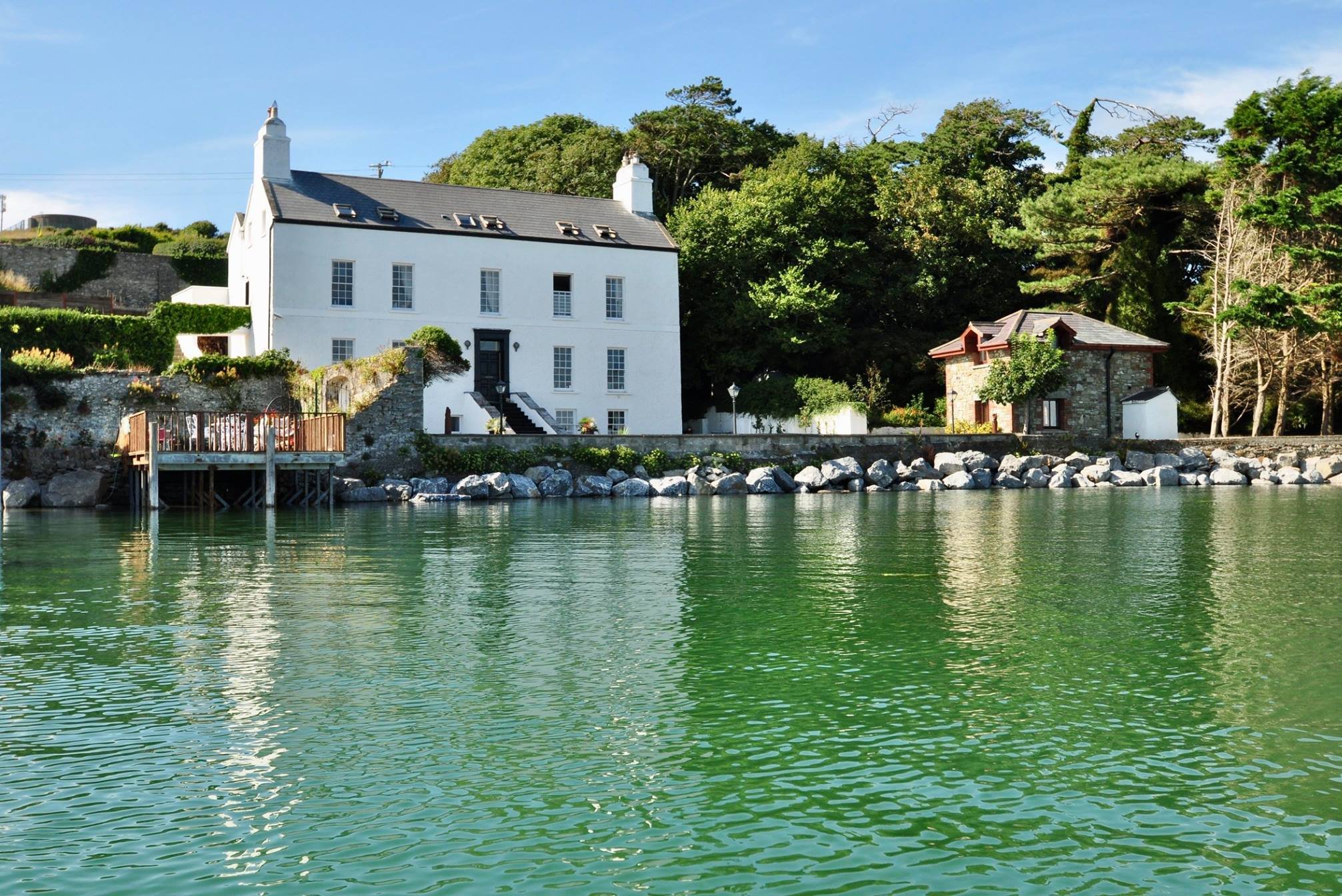 Barrow House-官方