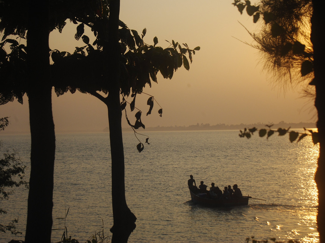 Rajhans Hotel & Resort主图