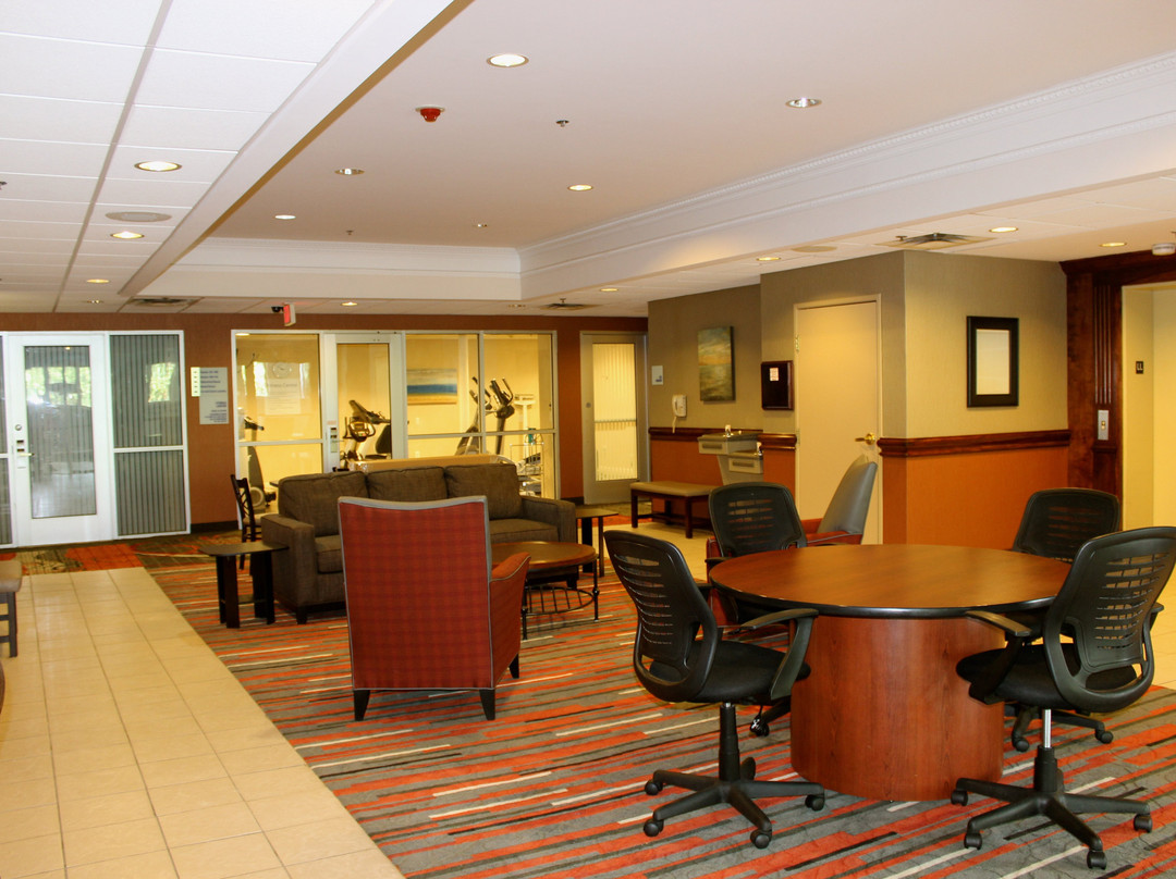 Holiday Inn Express & Suites Waterford By IHG主图