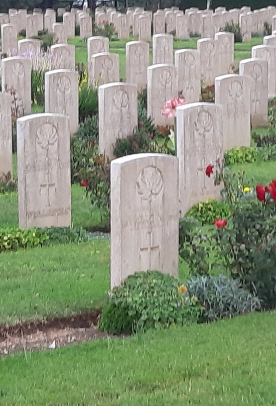 Moro River Canadian War Cemetery景点图片