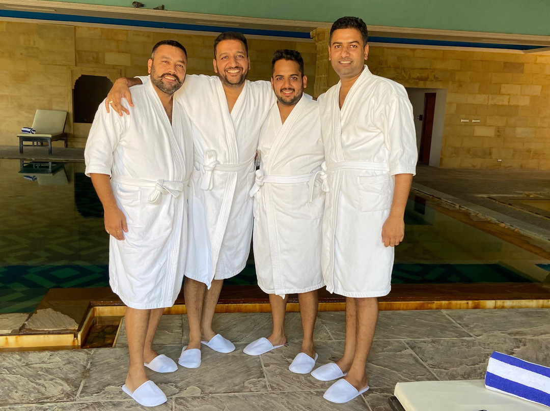 苏尔亚加酒店主图