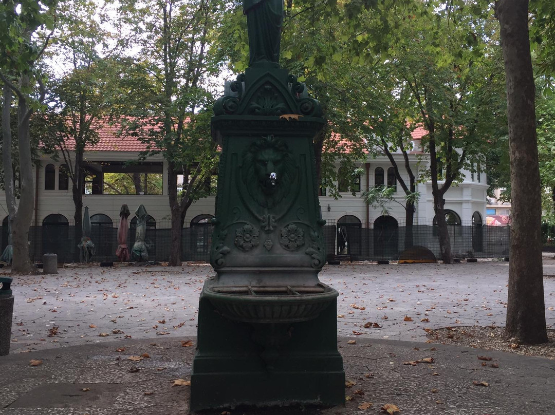 Fountain of Baron Babich景点图片