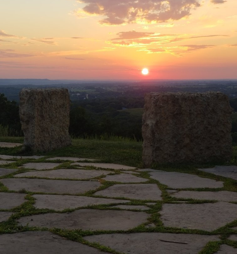 Horseshoe Mound-加利纳必去景点
