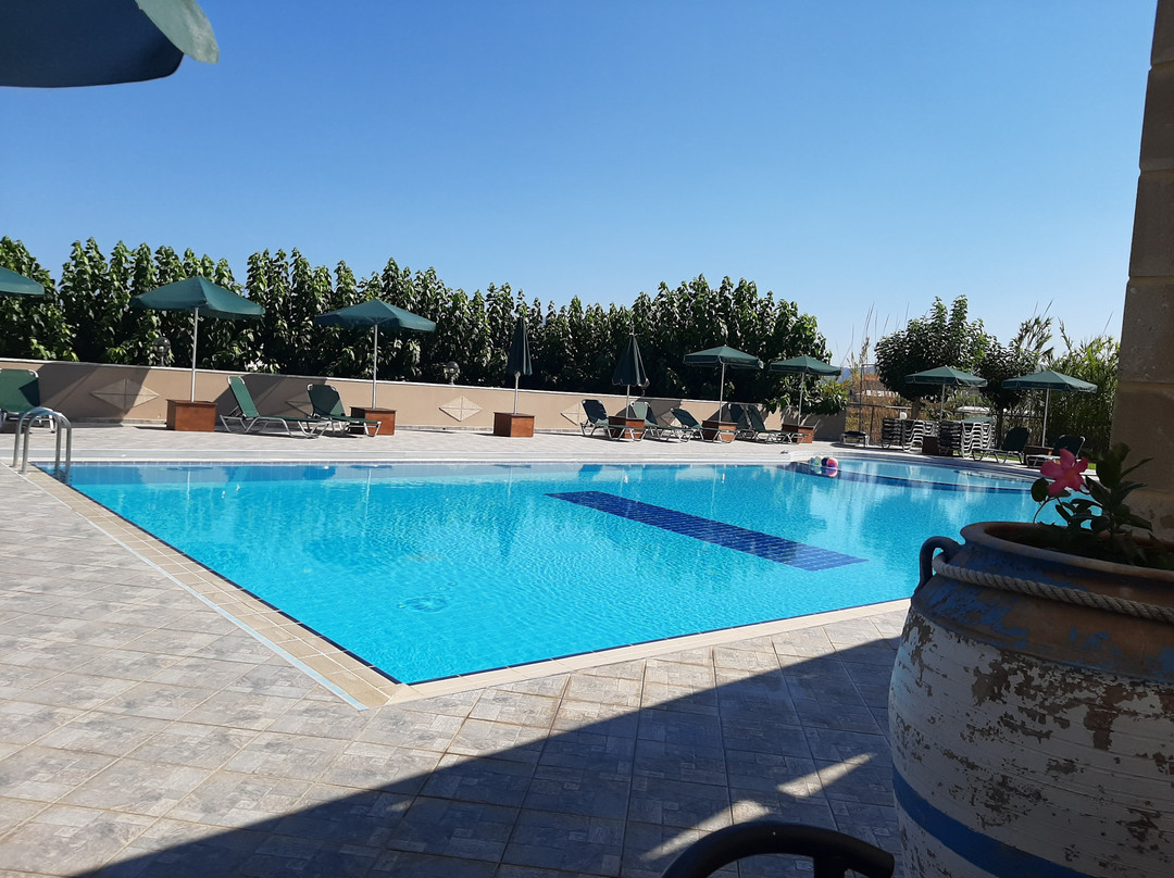 Mediterranean Hotel & Apartments主图