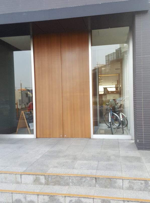 半田光辉酒店主图