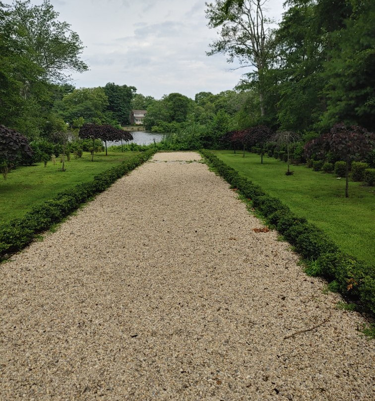 Brookwood Hall-East Islip必去景点