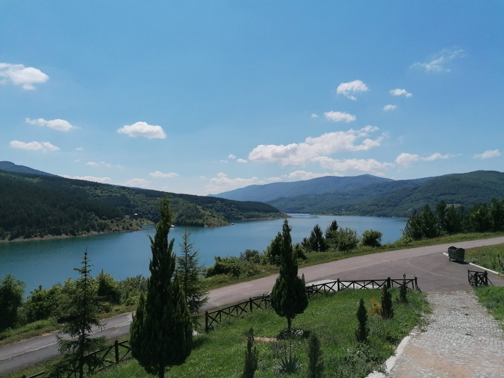 Zavojsko Lake景点图片