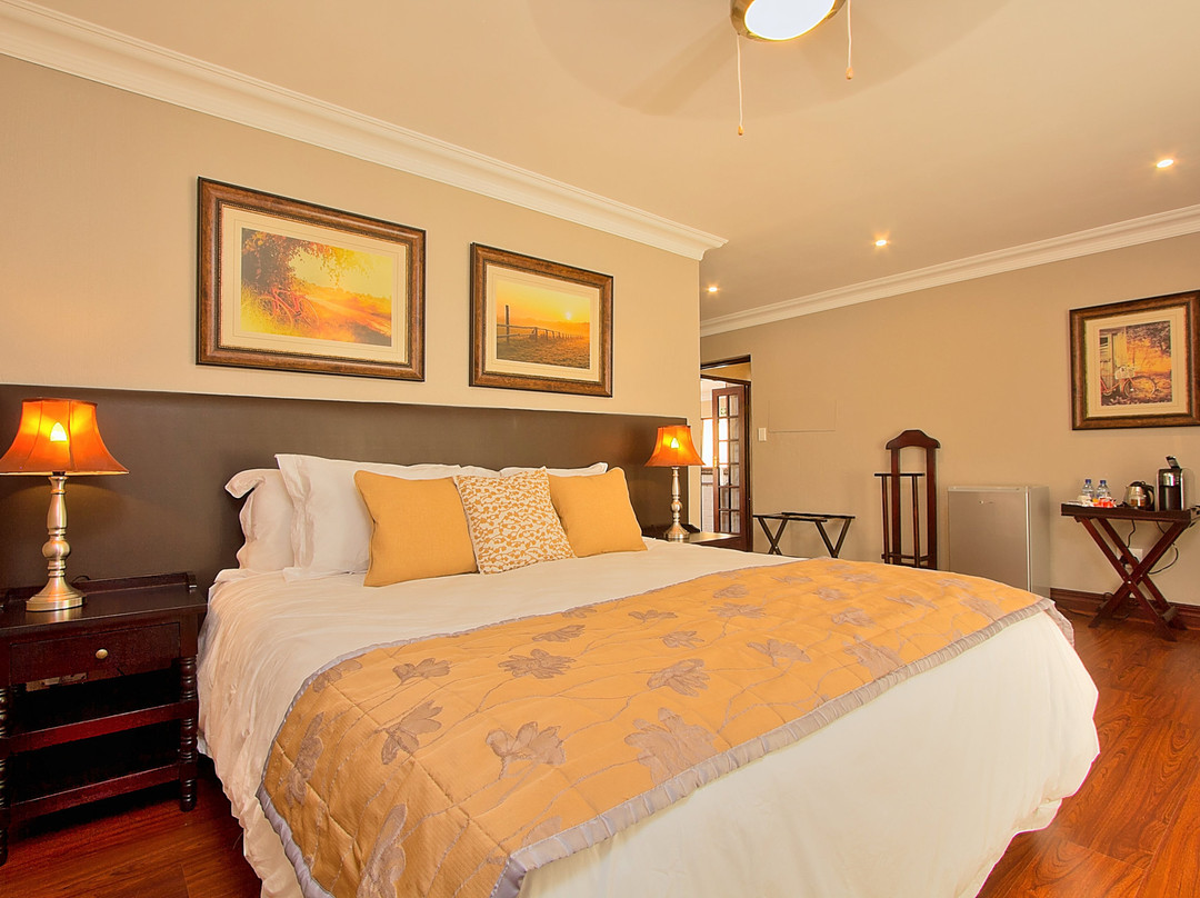 Leopardsong Manor主图