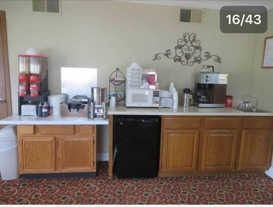 Honeysuckle Inn主图