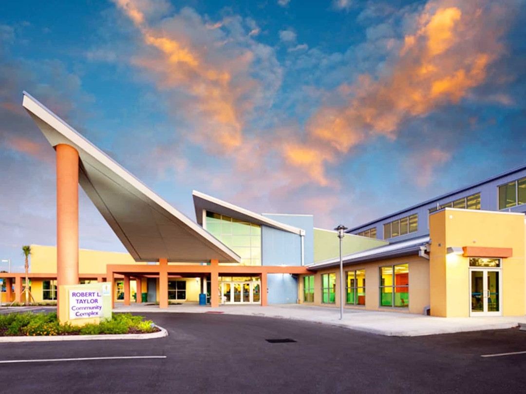 North Sarasota旅游景点-Robert L Taylor Community Complex