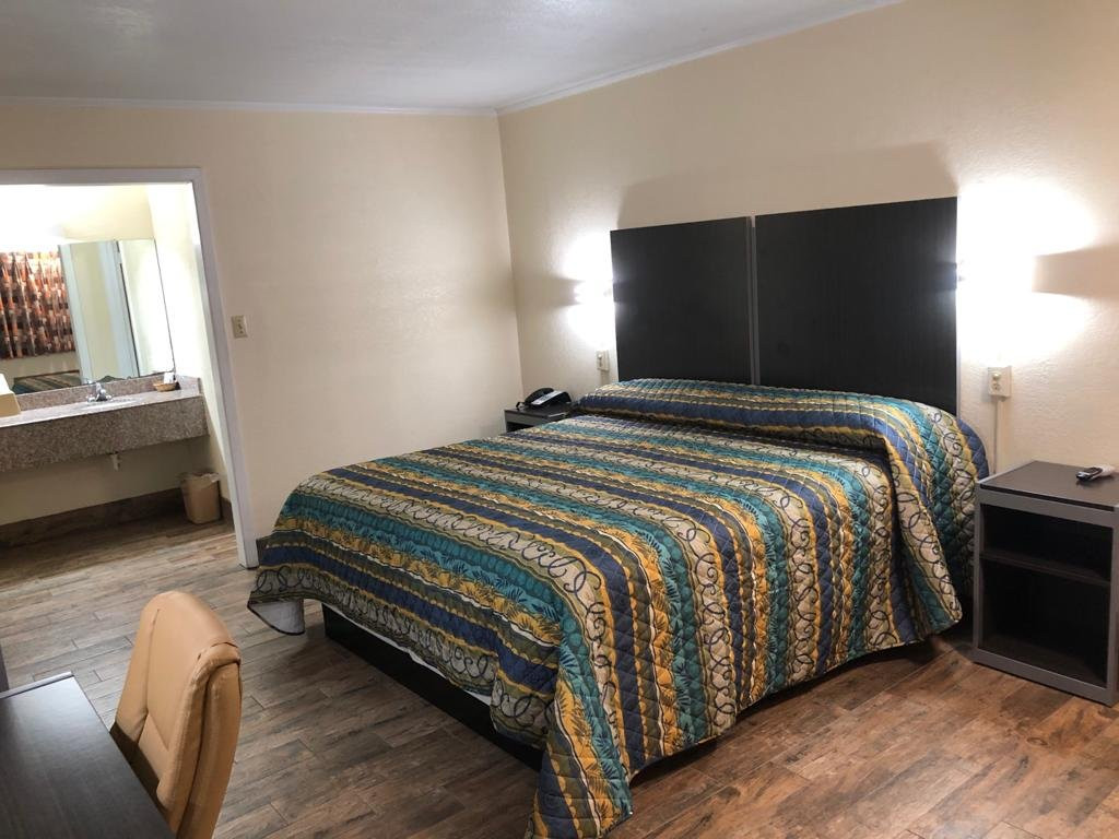 Evergreen Inn & RV主图