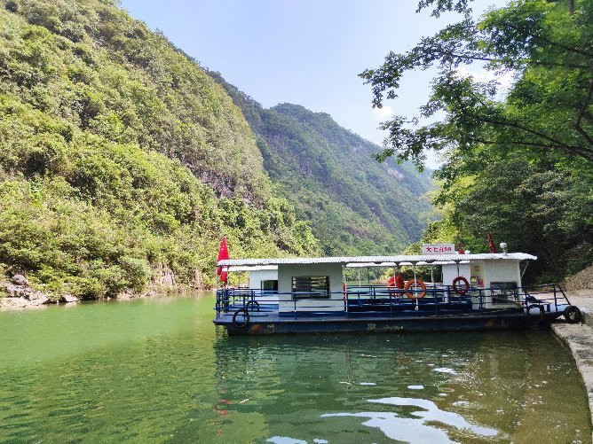 水春河漂流景点图片