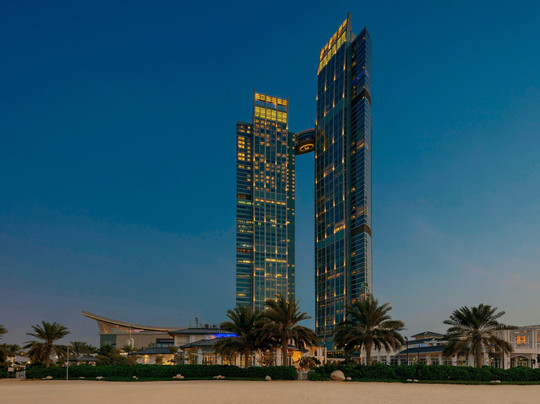 阿布扎比瑞吉酒店主图