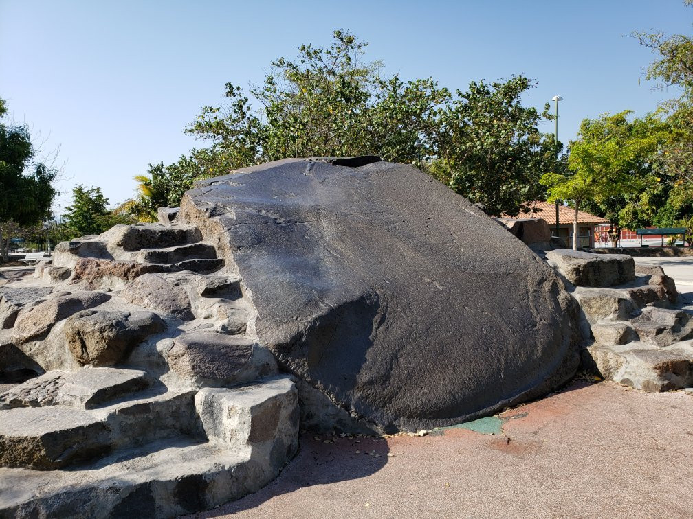 Parque La Piedra Lisa-Colima必去景点