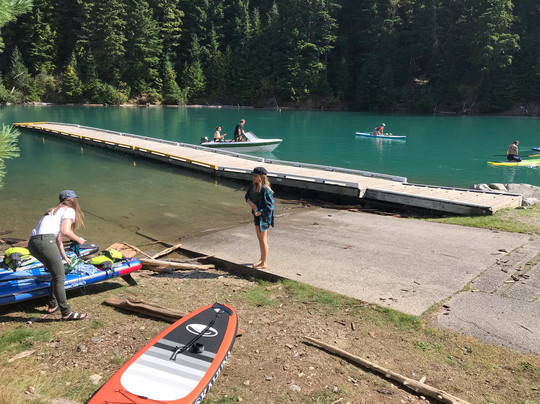 Fine Line Outfitters-雷夫尔斯托克必去景点