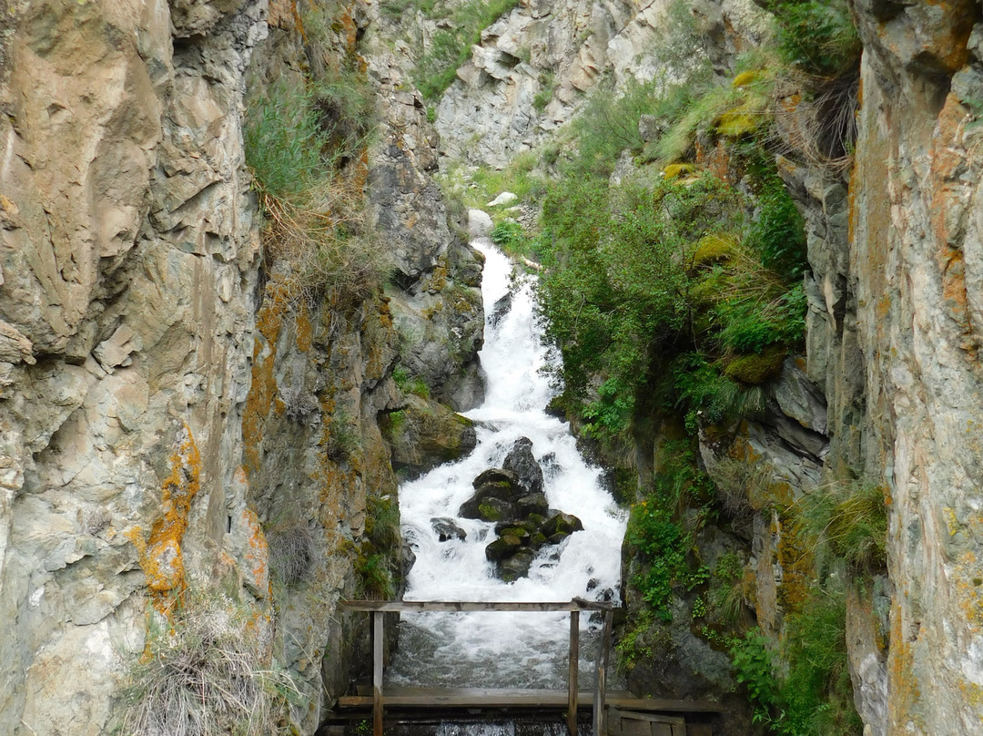 Waterfall Beltertuyuk景点图片