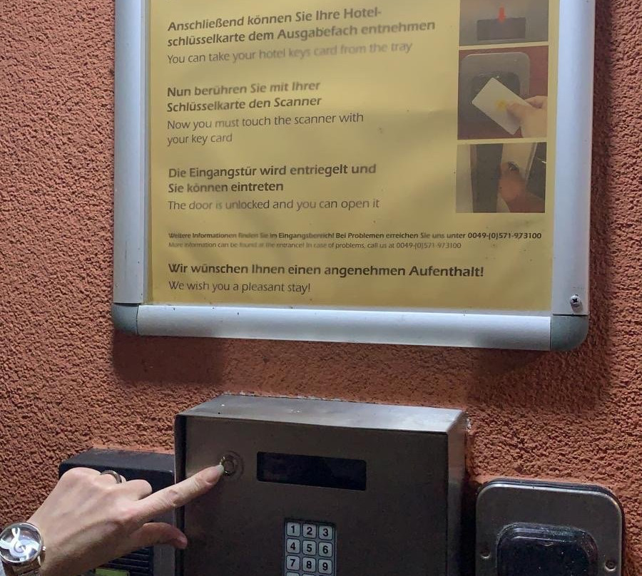 Victoria Hotel主图