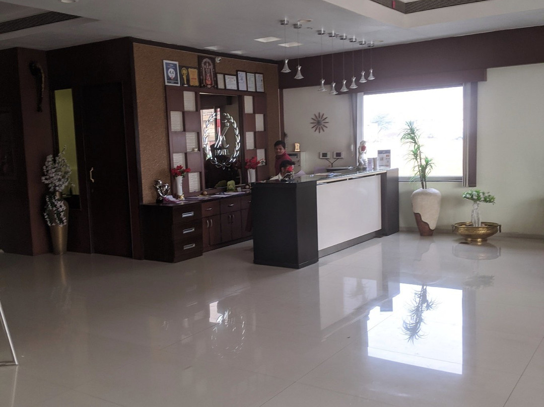 Hotel The Karan主图