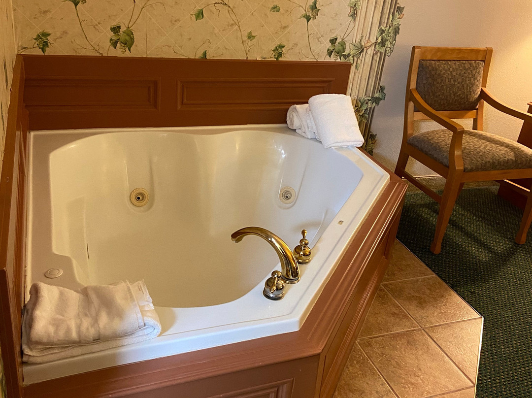 Ramada by Wyndham Sparta/At Speedway主图