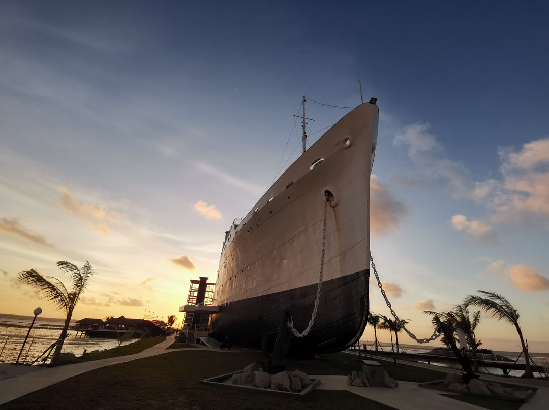 Doulos Phos The Ship Hotel主图