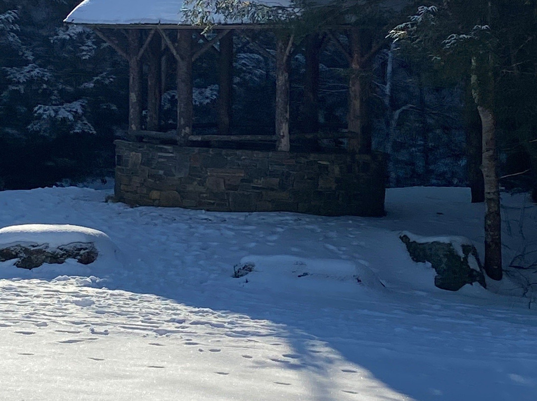 Gentle Giants Sleigh and Carriage Rides-斯托必去景点