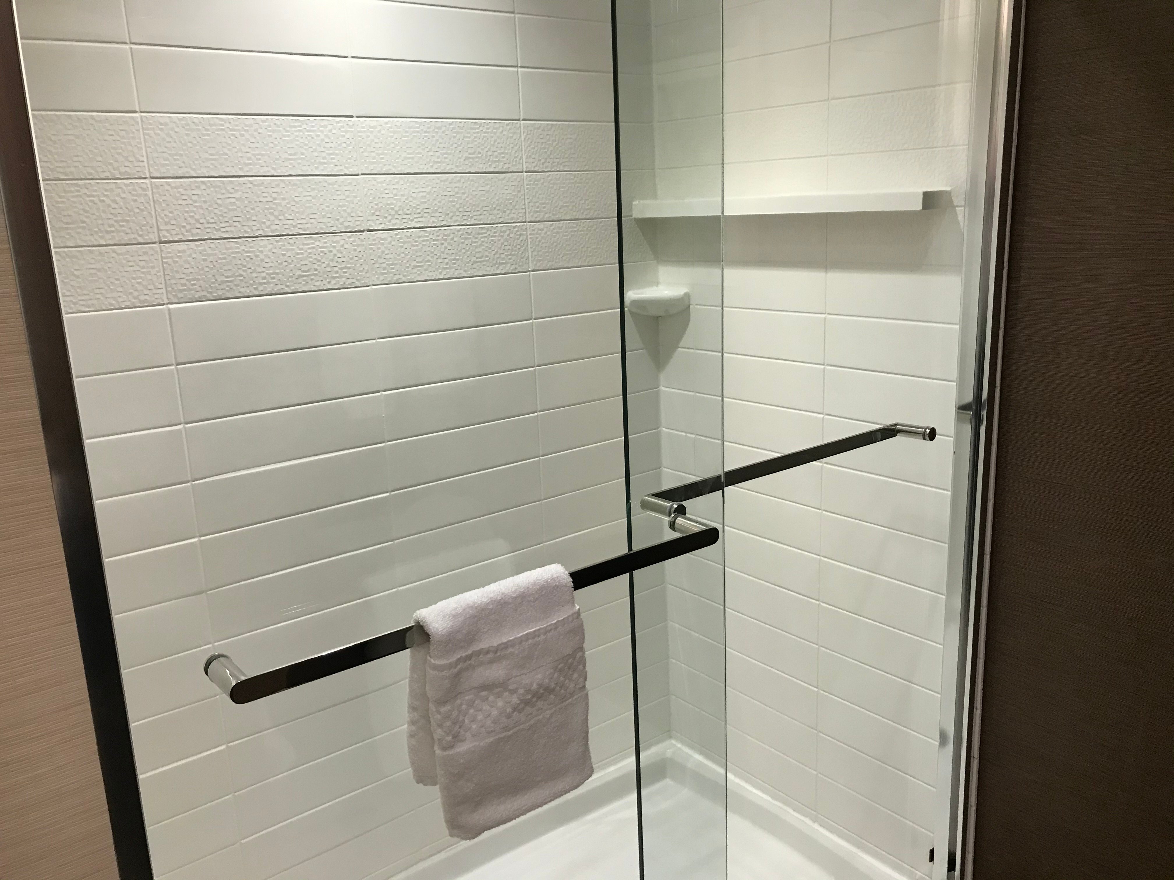 Fairfield Inn & Suites Bristol-浴室