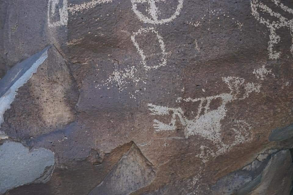 La Cieneguilla Petroglyph Site景点图片