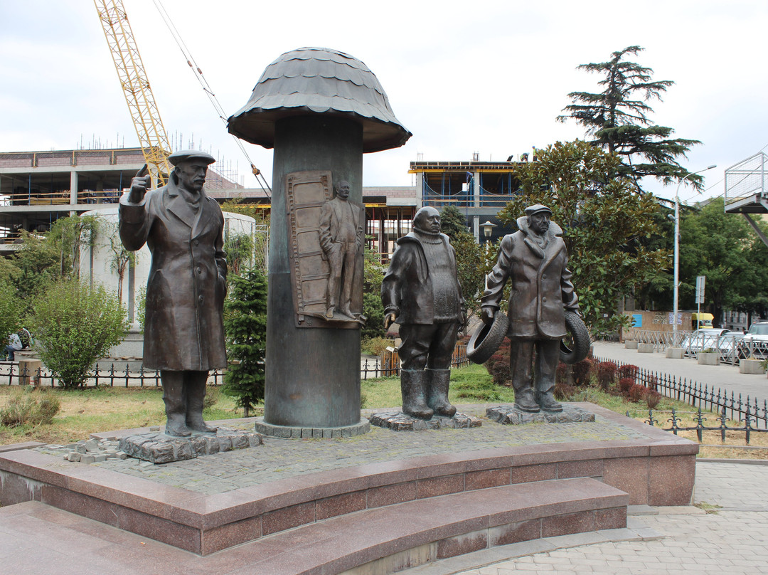 Monument to Characters of Movie Mimino-第比利斯必去景点