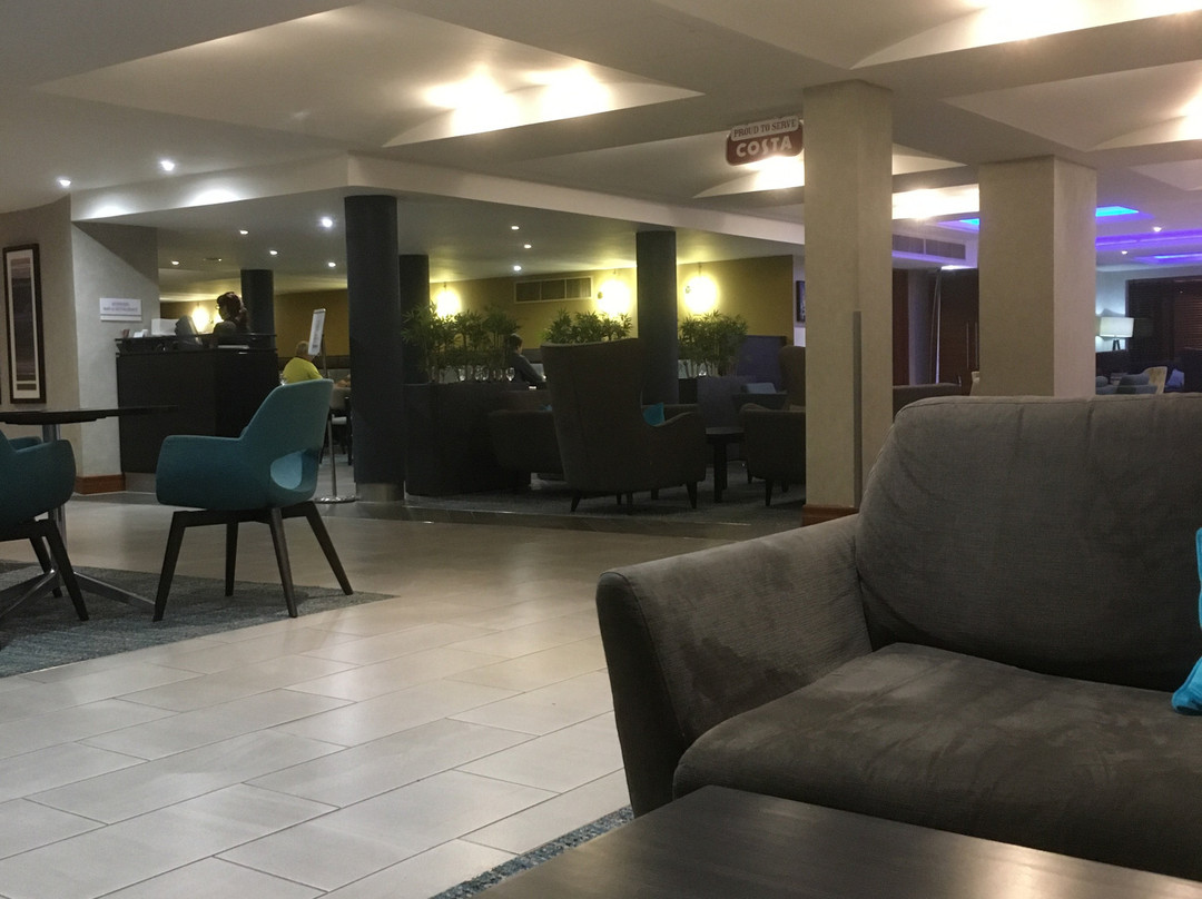 伦敦希思罗美居酒店主图
