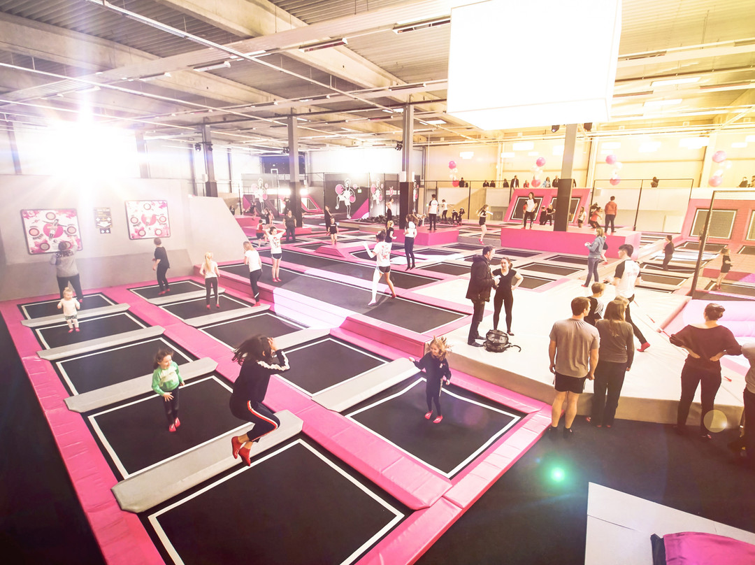 Osdorf旅游景点-SPRUNG RAUM Trampolinpark Kiel