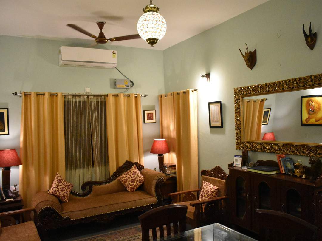 Colonel's Quarters主图