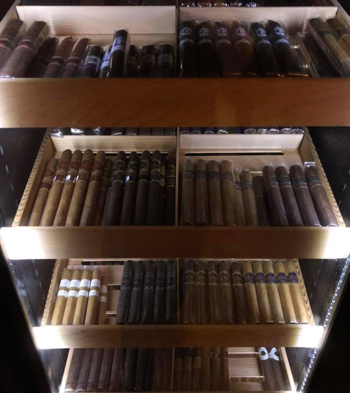 Luxury Cigar Club景点图片