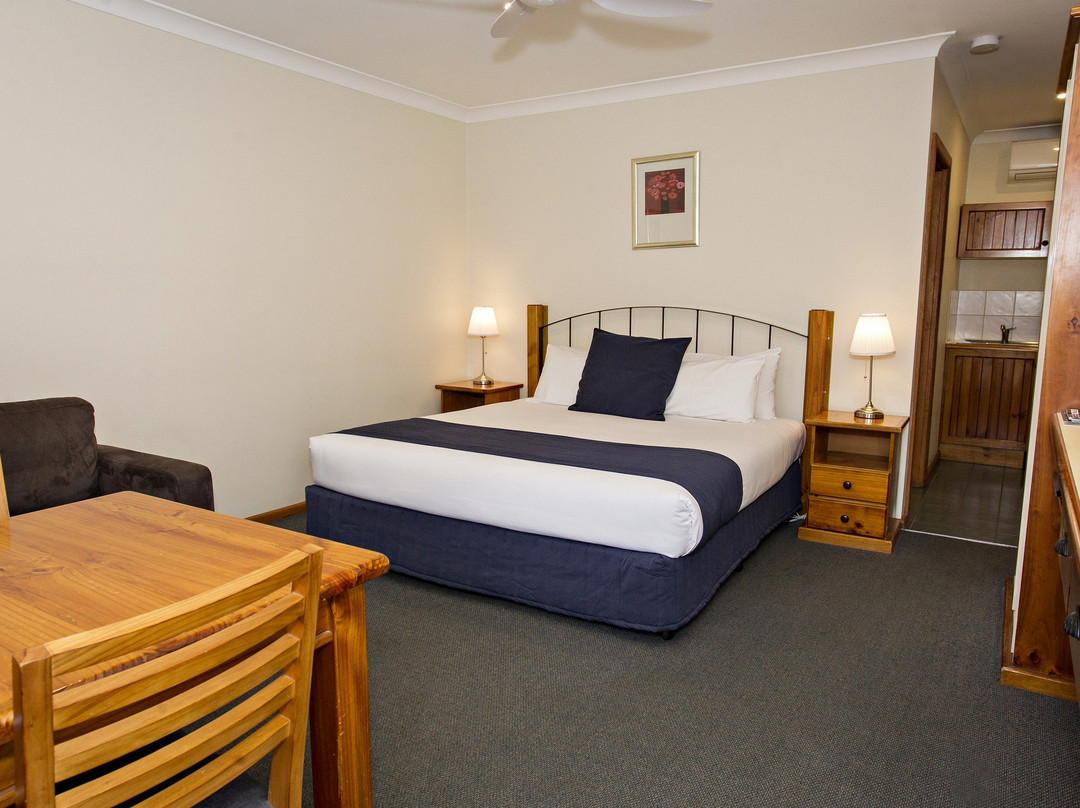 Colonial Motel and Serviced Apartments主图