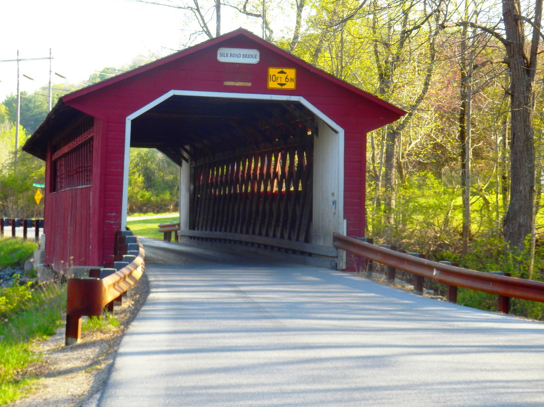 本宁顿旅游景点-Silk Road Covered Bridge