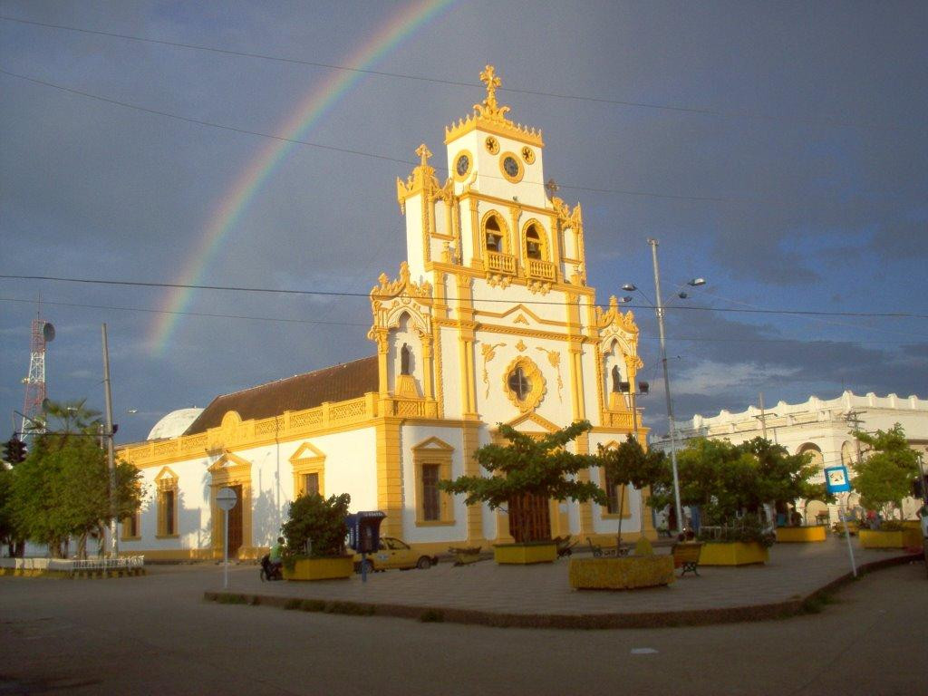 Iglesia Santa Cruz de Lorica景点图片