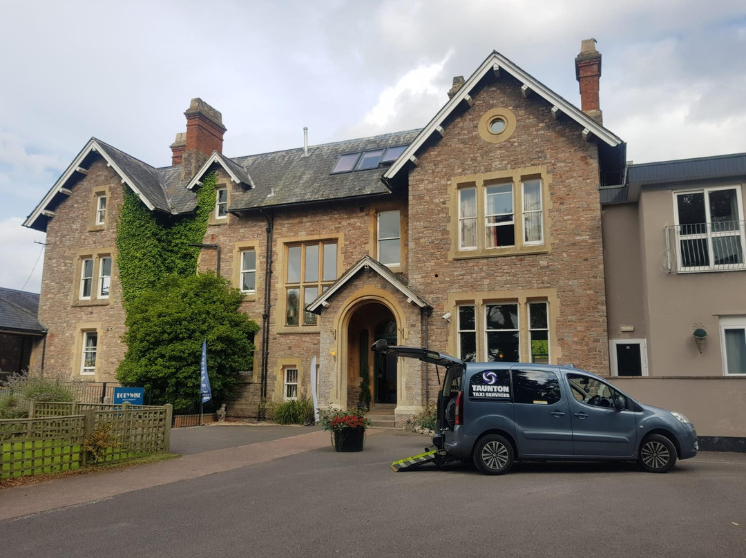 Taunton Taxi Services景点图片